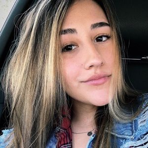 Meet your Posher, Adrina